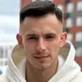 Я Саша, 23, из Москвы, ищу знакомства без обязательств