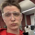 Я Александр, 19, из Кирова, ищу знакомство для без обязательств