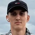 Я Олег, 20, знакомлюсь для на одну ночь в Санкт-Петербурге