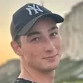 Я Дима, 24, из Москвы, ищу знакомства на одну ночь