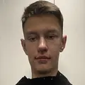 Я Денис, 18, из Ижевска, ищу знакомства на одну ночь