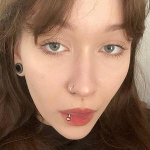 Я Полина, 21, из Санкт-Петербурга, ищу знакомство для открытые отношения