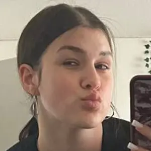 Я Анна, 22, из Брянска, ищу знакомство для постоянных отношений