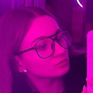 Alena из Москвы, мне 19, познакомлюсь для открытые отношения