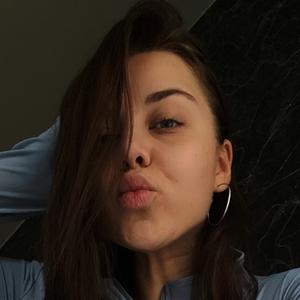 Я Мари, 27, из Санкт-Петербурга, ищу знакомство для общения