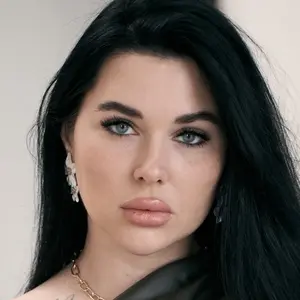 Анастасия из Санкт-Петербурга, ищу на сайте открытые отношения