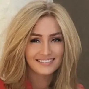 Я Helen, 38, из Санкт-Петербурга, ищу знакомство для постоянных отношений