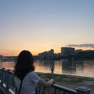 Я Аля, 21, из Краснодара, ищу знакомство для вирт