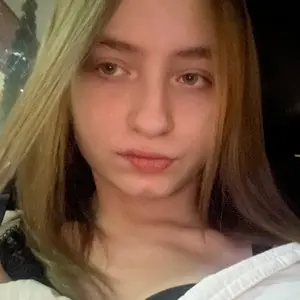 Настя из Брянска, ищу на сайте регулярный секс