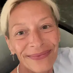 Я Лана, 45, знакомлюсь для приятного времяпровождения в Санкт-Петербурге