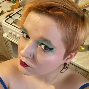 Полина из Санкт-Петербурга, ищу на сайте приятное времяпровождение