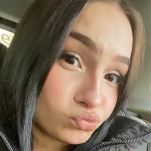 Я Арина, 20, знакомлюсь без обязательств в Перми