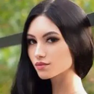 Анастасия из Озерска, ищу на сайте приятное времяпровождение