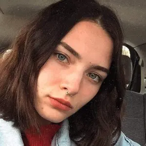 Я Lynn, 21, знакомлюсь для общения в Твери