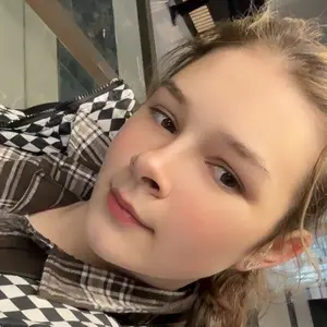 Валентина из Москвы, мне 18, познакомлюсь для постоянных отношений