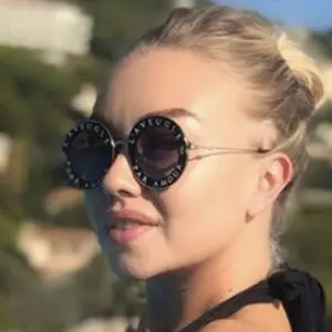 Я Олеся, 27, из Прохладного, ищу знакомство для постоянных отношений