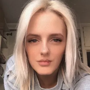 Я Залина, 26, из Пушкина, ищу знакомство для приятного времяпровождения