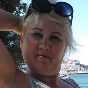 Я Лора, 54, из Нижнего Тагила, ищу знакомство для приятного времяпровождения