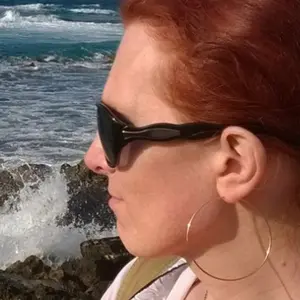 Диана из Выборга, мне 41, познакомлюсь для секса на одну ночь