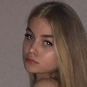 Я Аполлинария, 22, знакомлюсь для виртуального секса в Асбесте