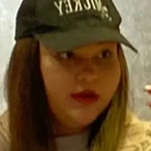 Я Полина, 25, из Омска, ищу знакомство для постоянных отношений
