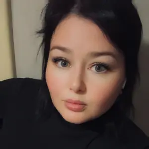 Я Кристина, 32, из Санкт-Петербурга, ищу знакомство для постоянных отношений