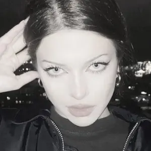 Я Kristina, 21, из Миасса, ищу знакомство для общения