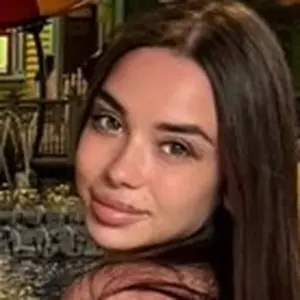 Я Аделина, 23, из Краснодара, ищу знакомство для совместных путешествий