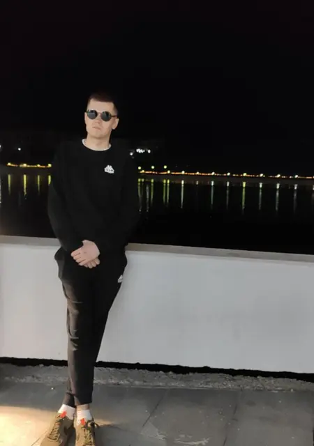 Я Danil, 27, из Йошкар-Олы, ищу знакомства без обязательств