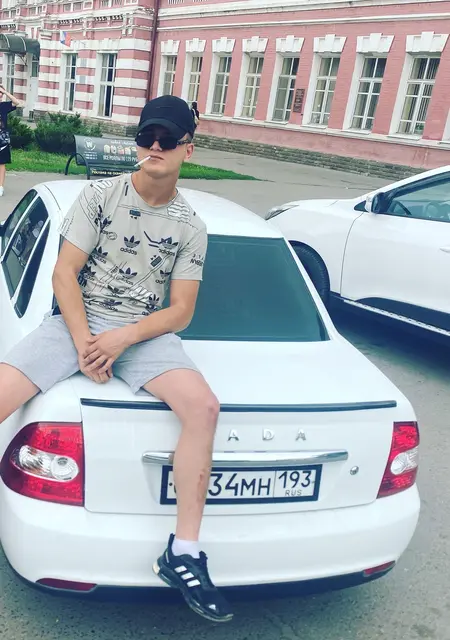 Я Александр, 21, знакомлюсь для постоянных отношений в Азове