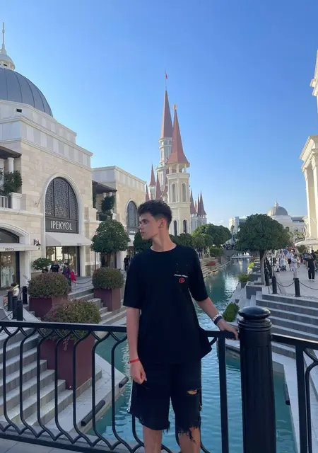 Я Артем, 19, знакомлюсь без обязательств в Домодедове