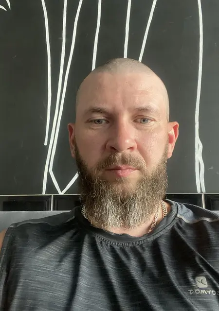 Антон из Перми, ищу на сайте знакомства на одну ночь