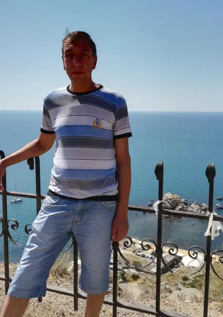 Я Виталий, 48, из Губкина, ищу знакомство для приятного времяпровождения