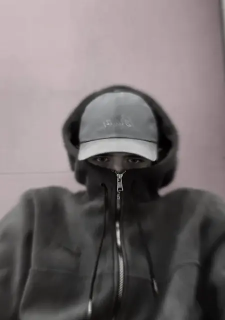 Я Костя, 19, из Ессентуков, ищу знакомства на одну ночь