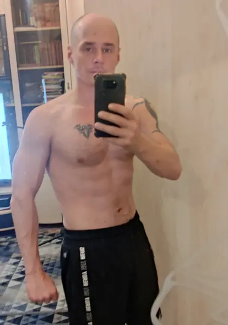 Я Вася, 39, из Павловска, ищу знакомства без обязательств