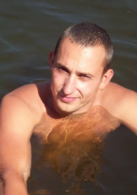 Я Вовасик, 40, знакомлюсь для общения в Ялте