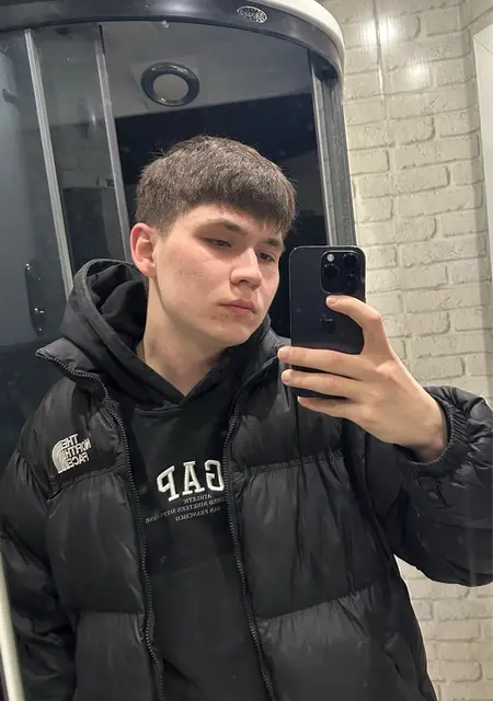 Я Руслан, 19, из Ижевска, ищу знакомство для общения