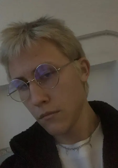 Егор из Мурома, мне 21, познакомлюсь для общения