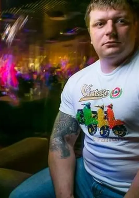 Anton из Соснового Бора, ищу на сайте дружбу