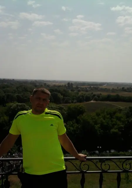 Я Эдуард, 42, из Курска, ищу знакомства без обязательств