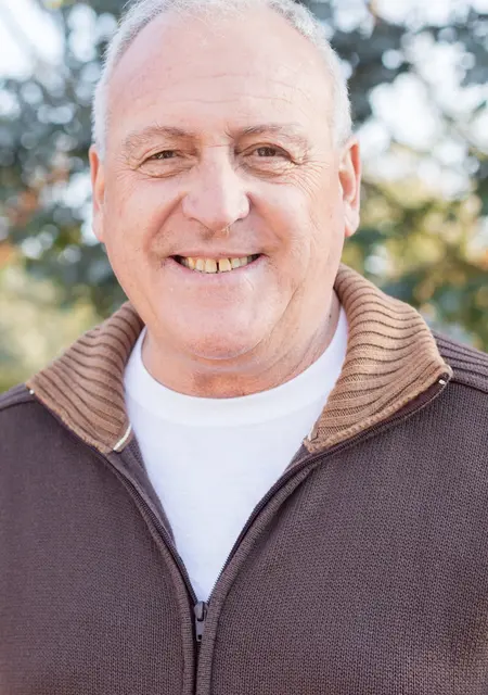 Я Александр, 62, из Екатеринбурга, ищу знакомство для открытые отношения