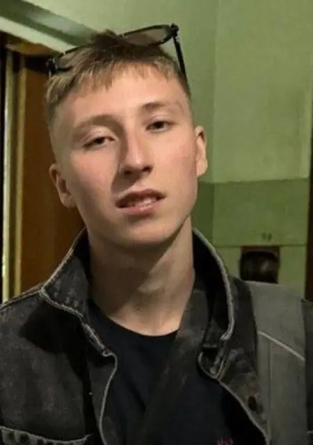 Я Дима, 18, из Калининграда, ищу знакомство для постоянных отношений