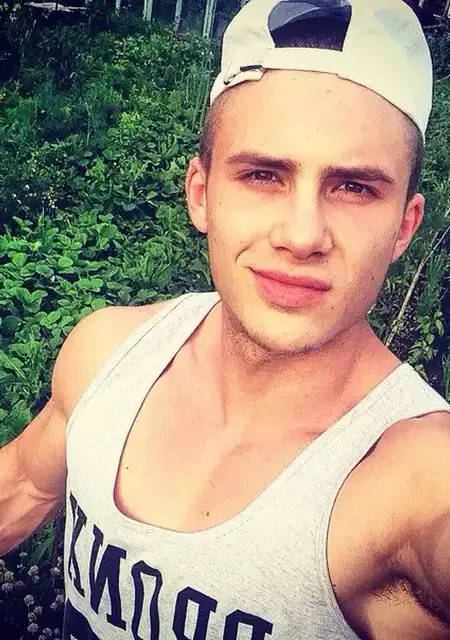 Я Sergei, 44, знакомлюсь на одну ночь в Абинске