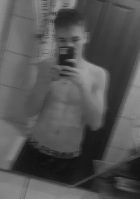 Я Серёжа, 21, из Йошкар-Олы, ищу знакомства на одну ночь