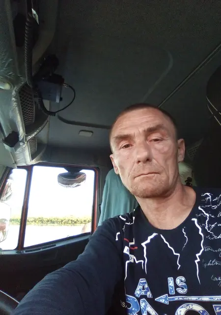 Я Виталий, 39, знакомлюсь на одну ночь в Усть-Куте