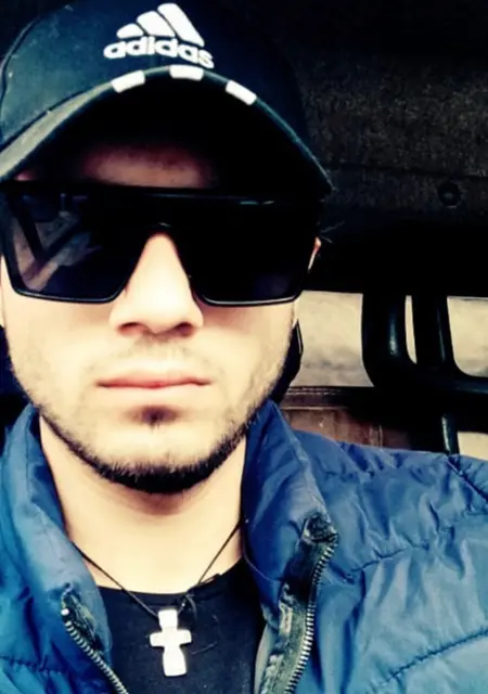 Я Петя, 24, из Ессентуков, ищу знакомства без обязательств