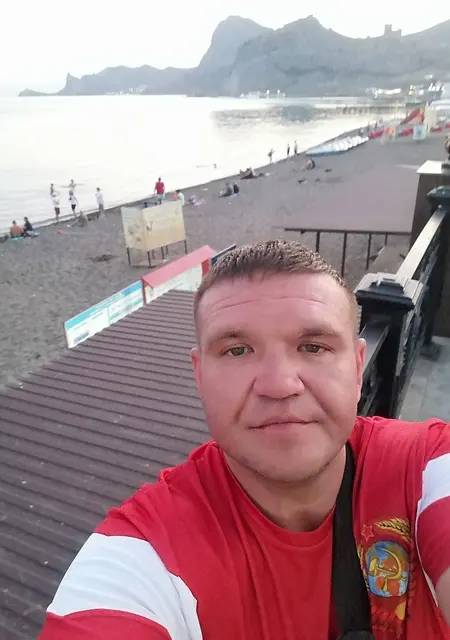 Я Серёжка, 43, знакомлюсь для приятного времяпровождения в Судаке