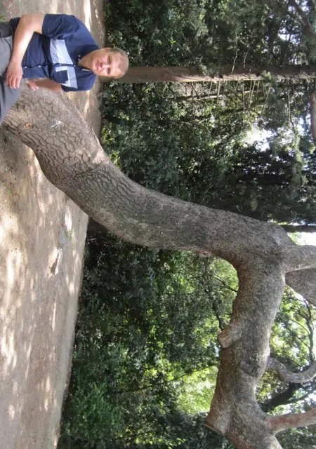 Антон из Анапы, мне 42, познакомлюсь на одну ночь