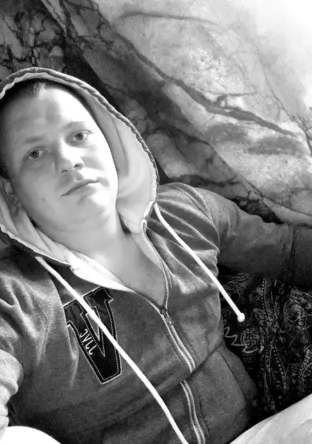 Я Антон, 27, знакомлюсь для постоянных отношений в Туле