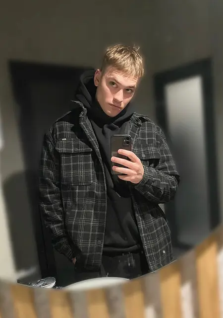 Я Иван, 23, из Сортавалы, ищу знакомства на одну ночь